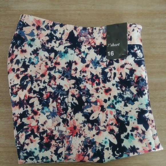 New York & Company Pants - New York & Company Floral Shorts